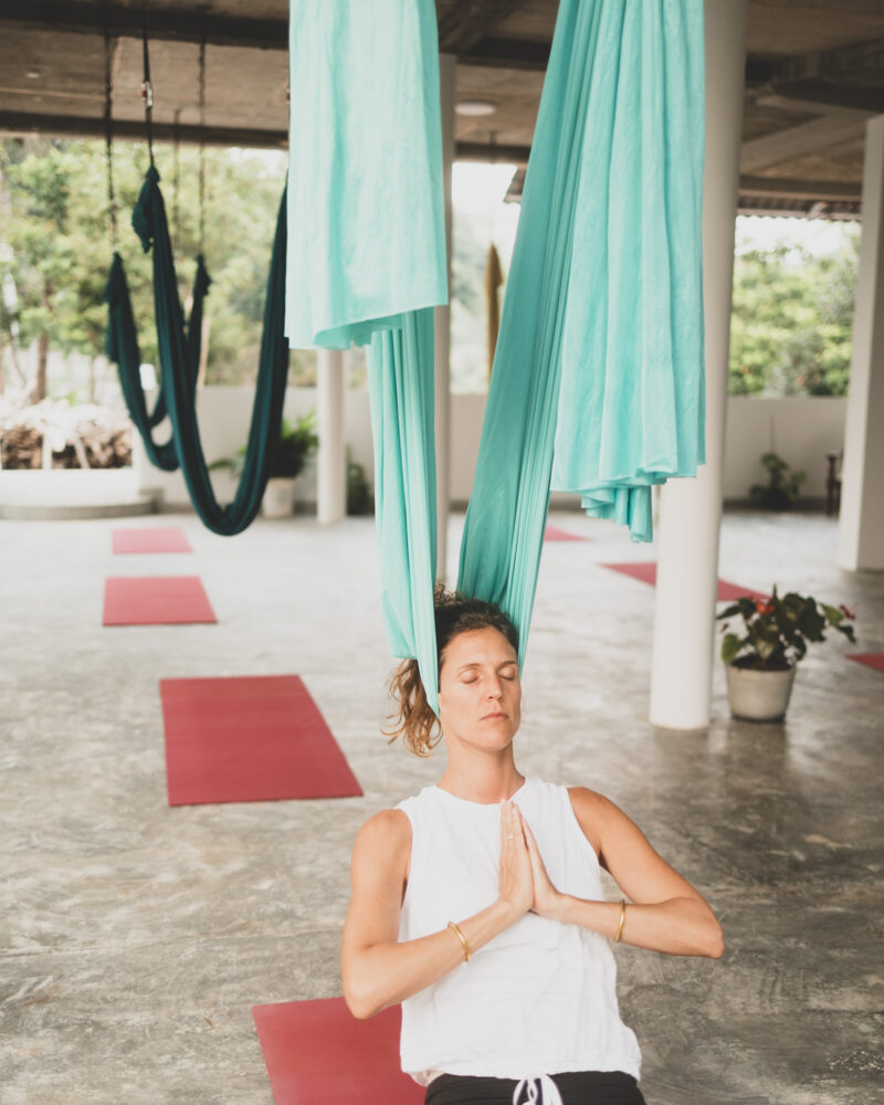 Aerial Yin Yoga (60min) + Soundbath (30min)